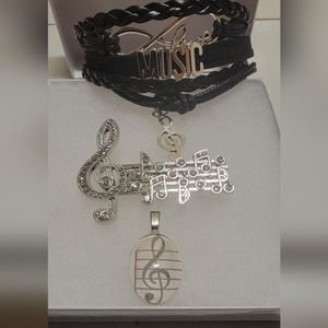 Music brooch and handmade glass Treble clef pendant, bracelet Bundle